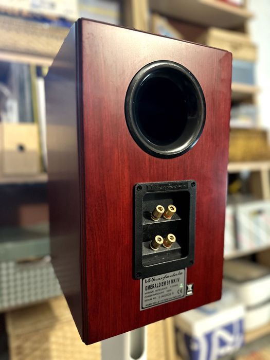 ARCAM solo si WHARFEDALE emerald