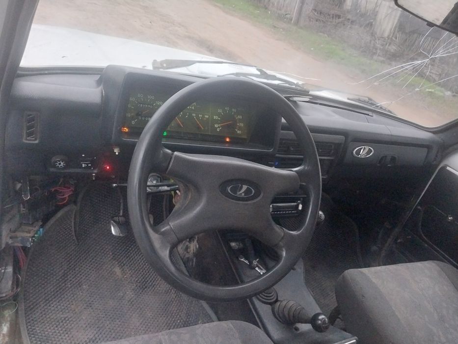 Продам ниву инжектор