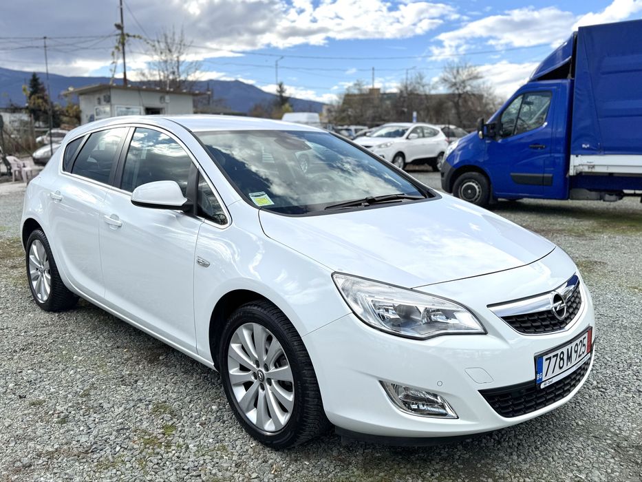 Opel astra j * 1.6i 115hp * 47 000km * AUTOMATIC * COSMO *