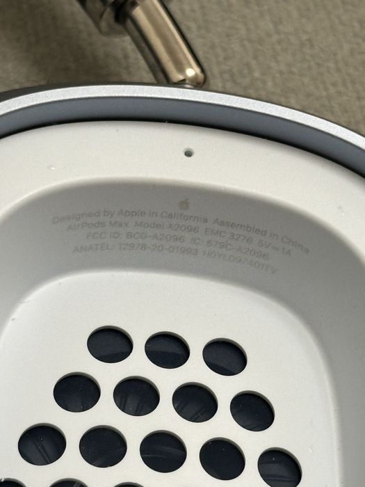 Airpods max Gen 1