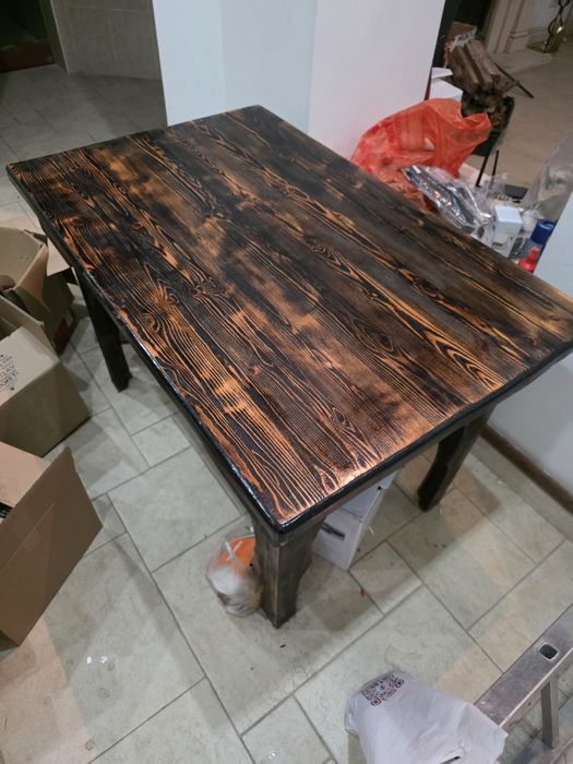 Продам диваны и столы для ресторана