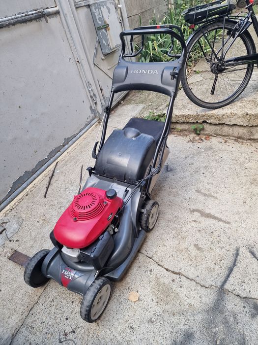 Masina de tuns iarba Honda Hrx