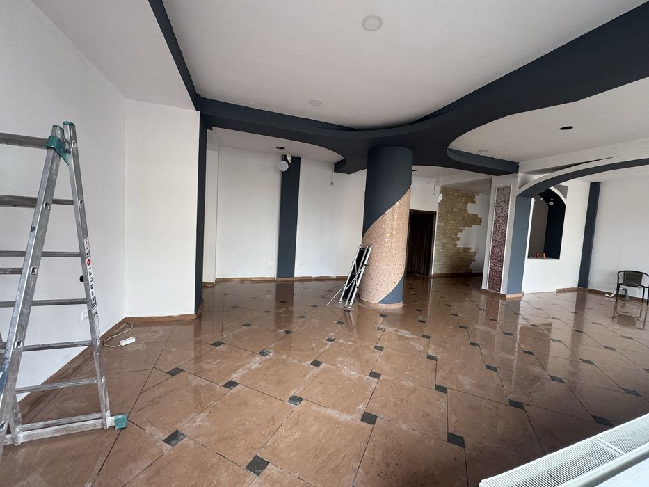 Spatiu Comercial De inchiriat