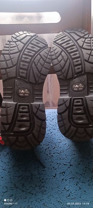 Продам Спец обувь.