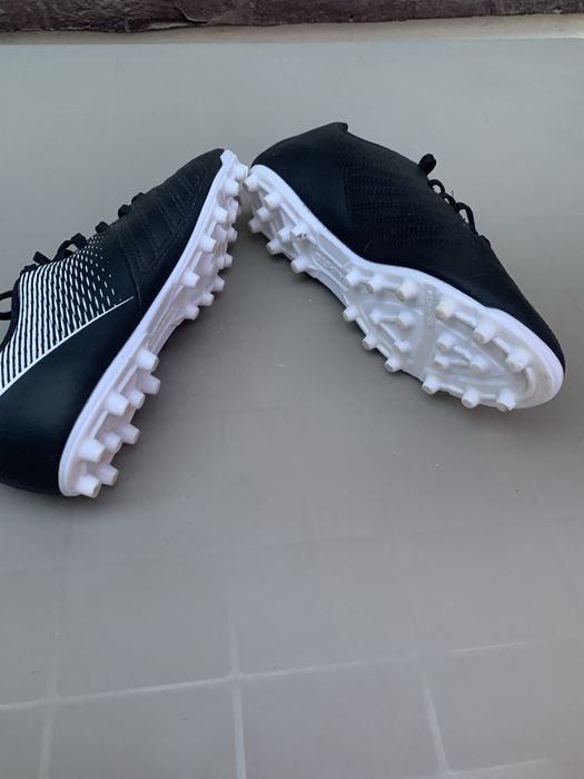 Vand ghete fotbal si adidasi sala kipsta