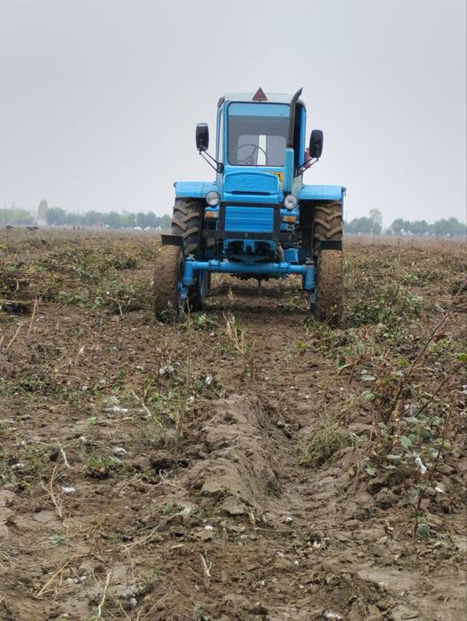 Трактор Т 28 1992 йил, Зур, холатда ,оласиз ,минасиз ,тел килела .