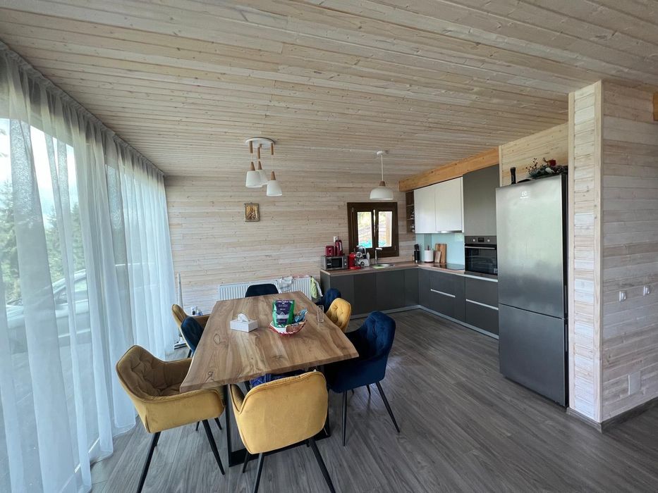 Vând cabană la Marisel