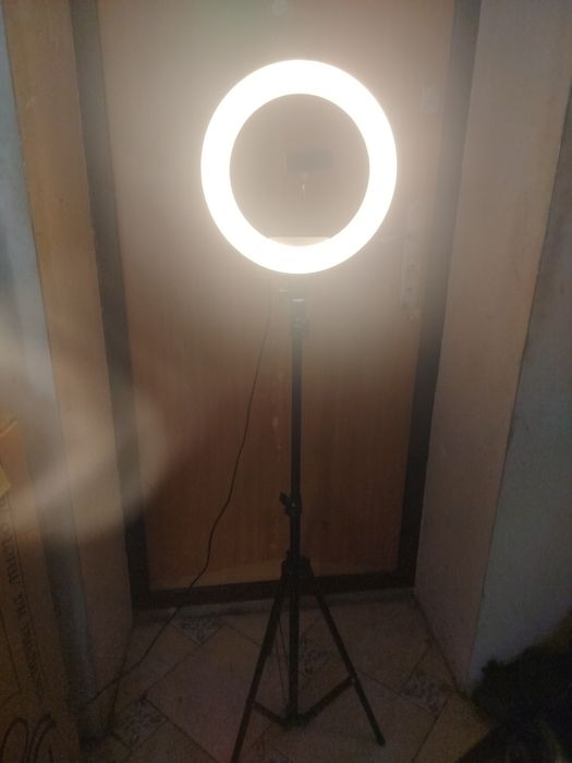 Кольцевая лампа. 3 режимов.