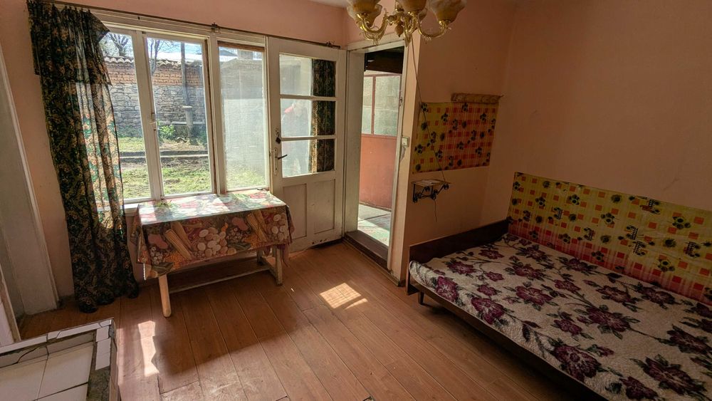 K – 1864 Две къщи в един двор в кв. Добровски