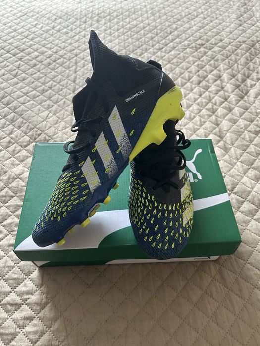 Футболни обувки Adidas Predator Freak
