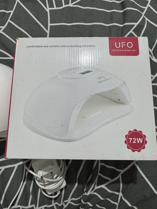 Лед лампа за нокти