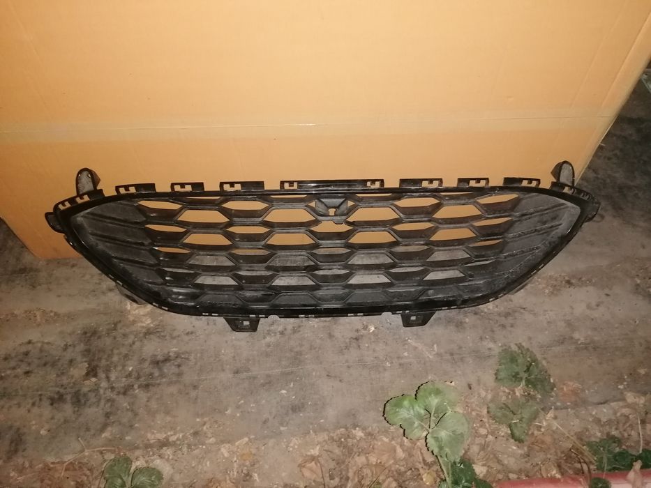 Grila radiator Ford  Kuga an fabricație 2023 st