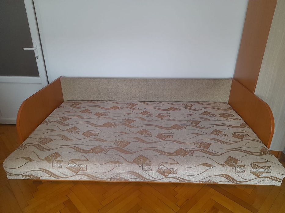 Vând canapea  extensibila