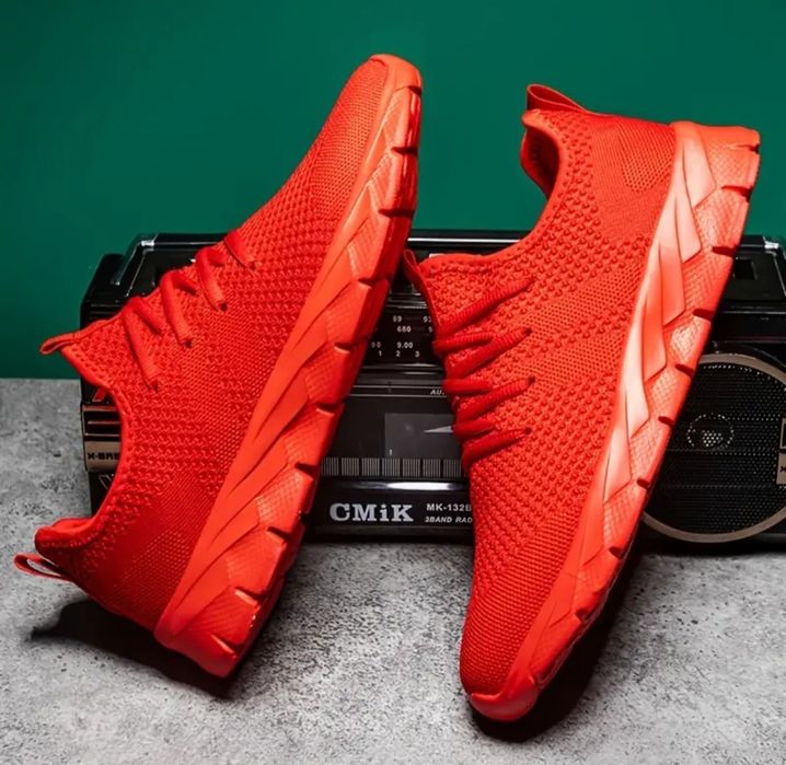 Маратонки(чисто-нови)