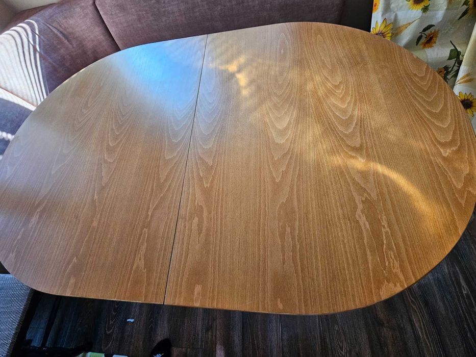 Трапезна маса от дърво