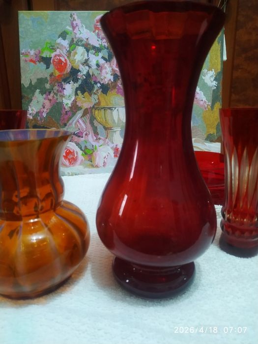 Вазы красное стекло,советского периода