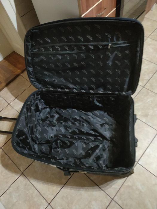 Geanta de voiaj tip troler