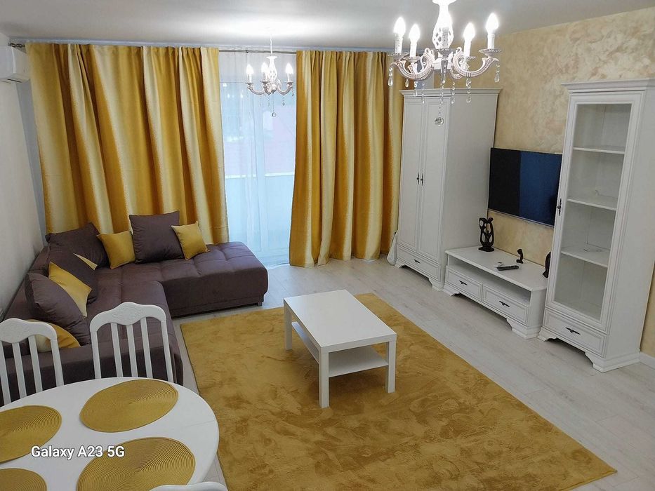 Inchiriez apartament 2 camere decomandate Dacia loc de parcare subteran inclus