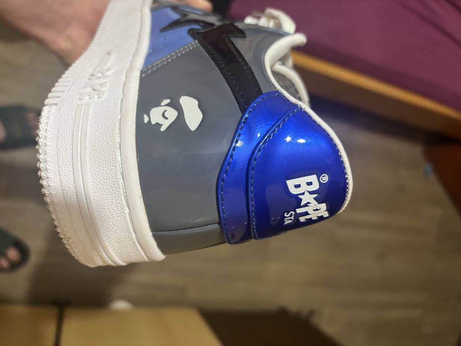 Adidasi bapesta fara cutie un fel fe air force 1