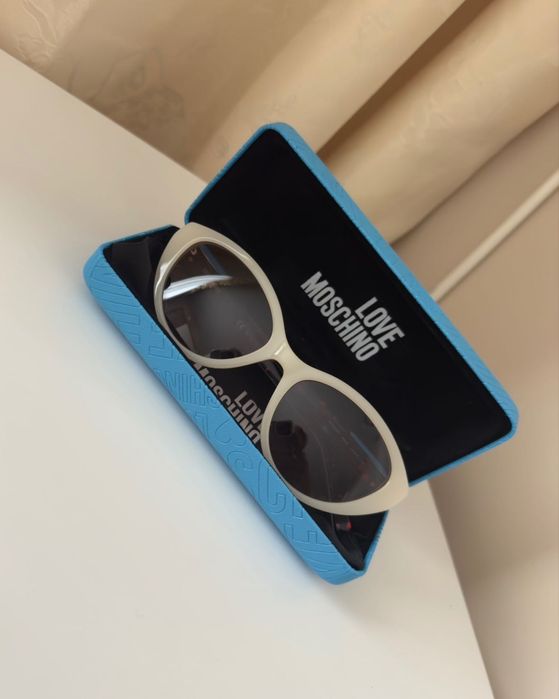 Слънчеви очила Love Moschino