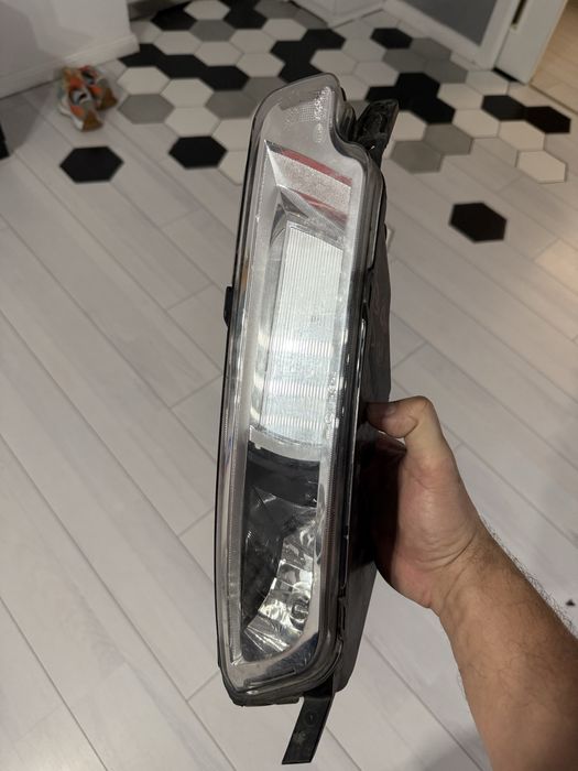 Proiector Stanga Passat B8