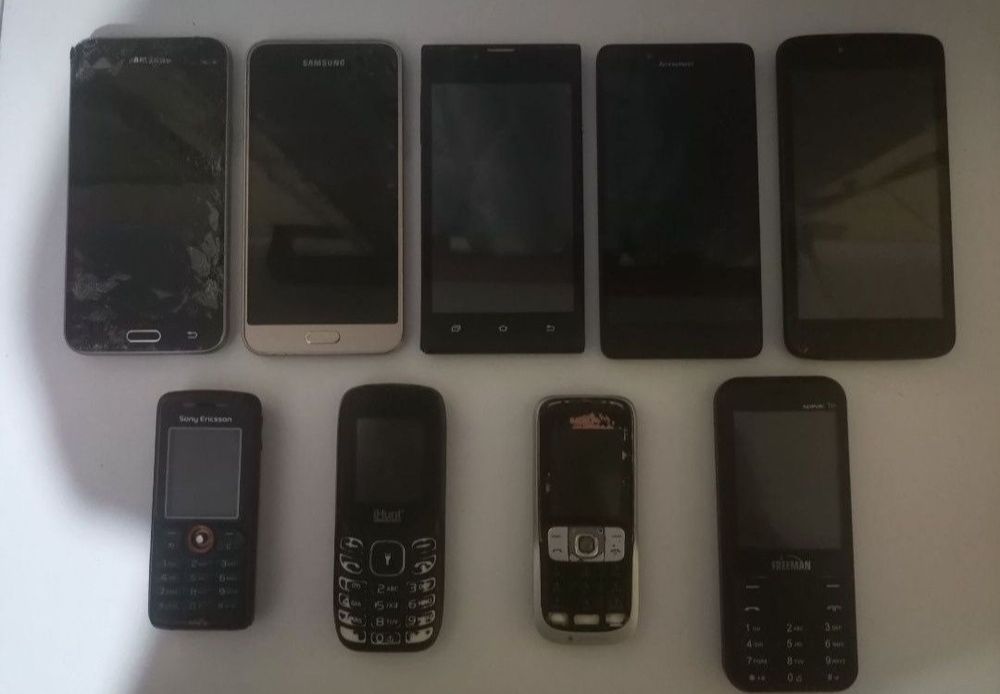 Lot telefoane piese
