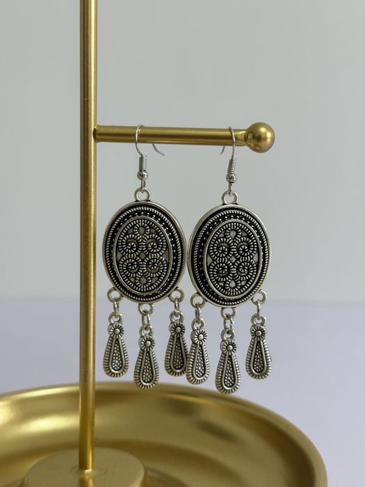 Сырға, шолпы, шекелік