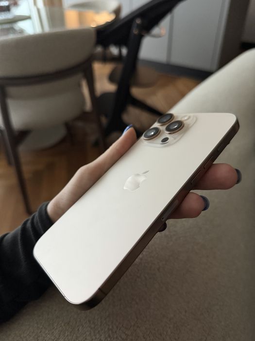 Iphone 16 pro max 512 gb  Dust