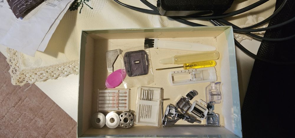 Masina de cusut Riccar super Z Strech.