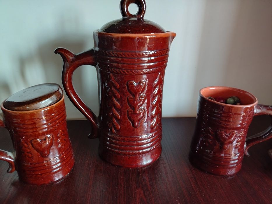 Кувшины табак поднос кассеты