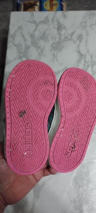 Детски маратонки за момичета Adidas 23  1/2