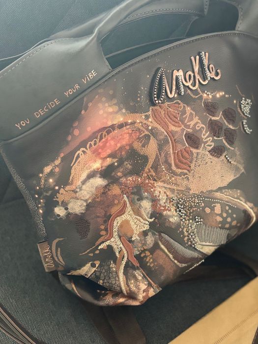 Нова чанта Anekke