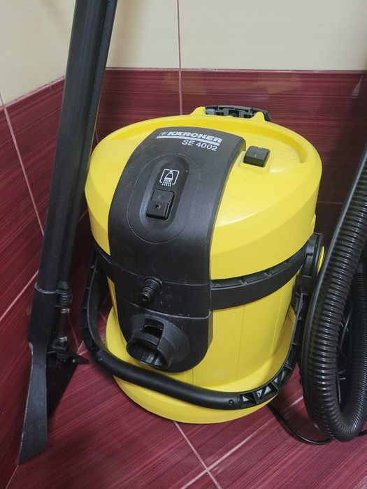 Aspirator cu spalare, tip spray-extractie, Karcher SE 4002