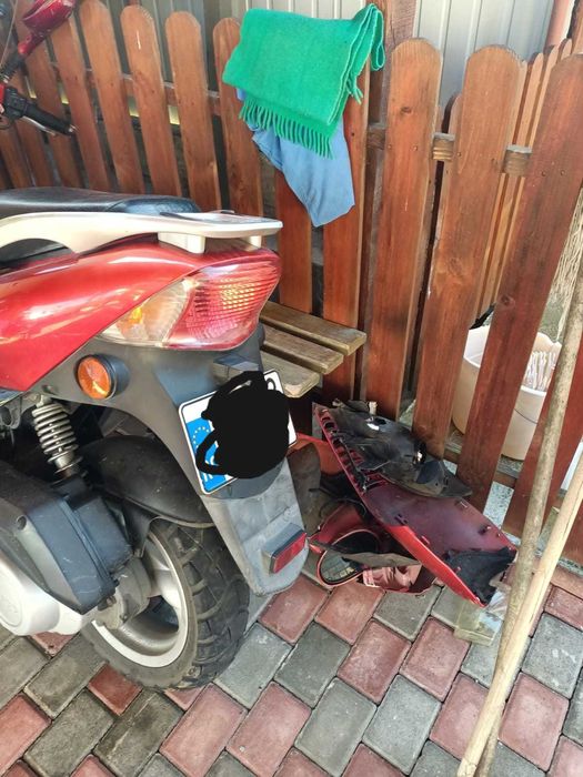 Vând scuter pentru piese