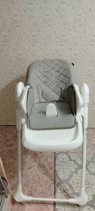 Продам детский стол для питания