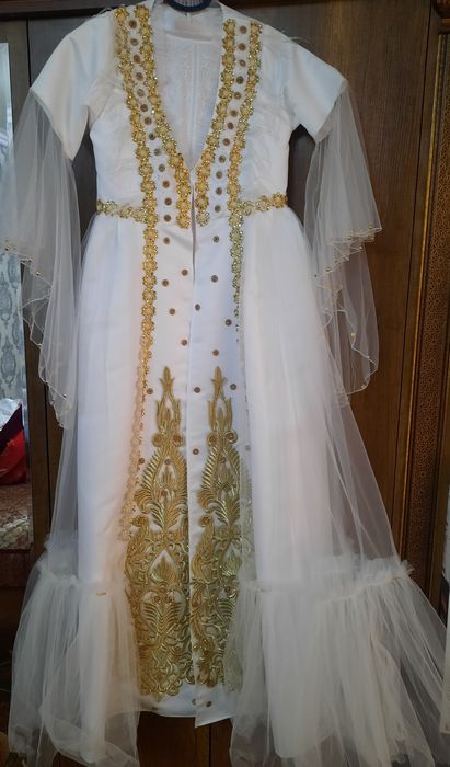 Porno ota qizini yuvadi