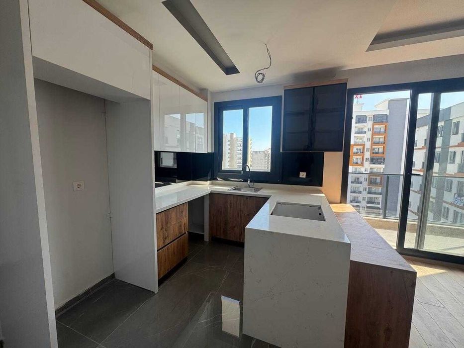 • Готов за нанасяне апартамент 1+1 • Паркинг • Басейн • Мерсин, Турция