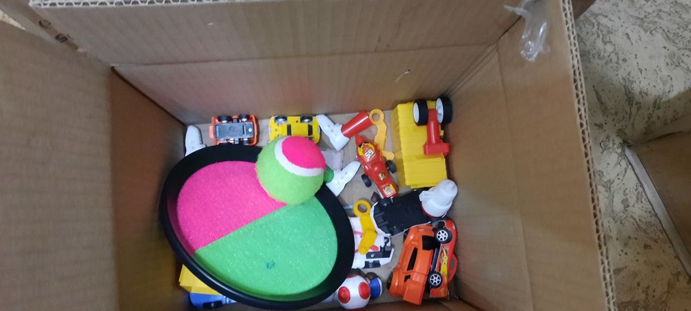 Игрушки фигурки, черепашки и другие