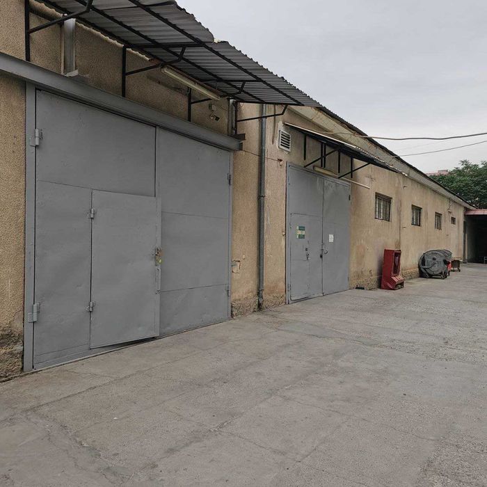 Склад: 100, 226, 300 кв.м. Есть навесы. 80,100 кв.м.