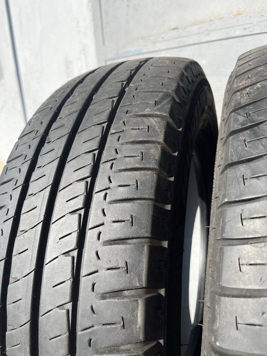 2 бр. гуми за бус 215/70/15C Michelin DOT 3519 7 mm