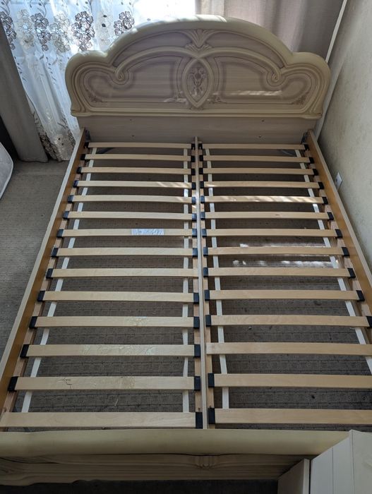 Продам двуспальную кровать 210*180 б/у