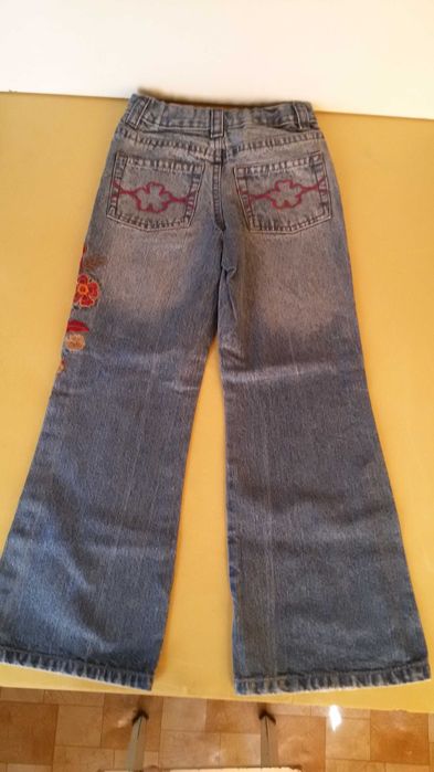 Джинсы для девочки.