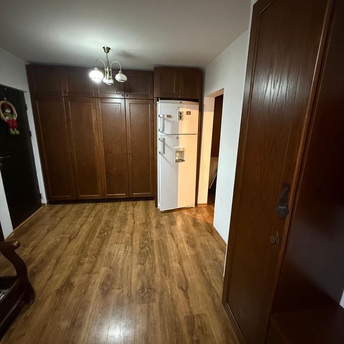 Inchiriez Apartament cu doua camere