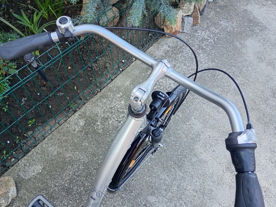 Vand bicicletă damă RIXIE,roți 26,cu 7 vit butuc Nexus !