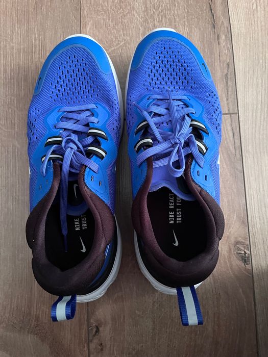 Продам мужские кроссовки Nike