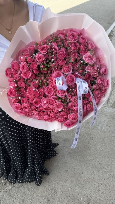 Продаются кумтовые розы,за 20 отдам