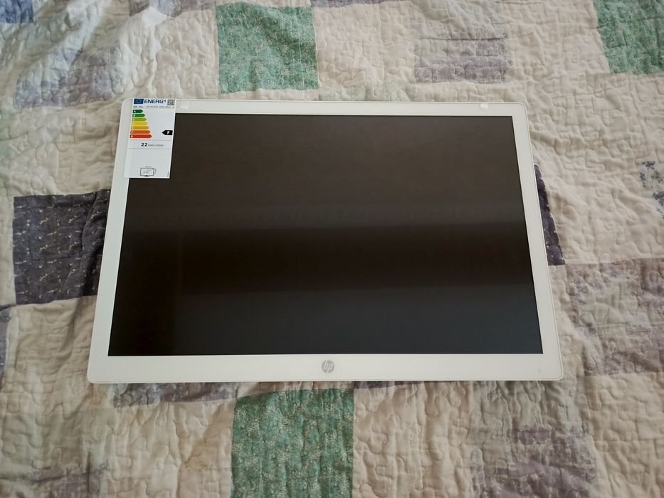 новый монитор hp HC241 24", с кранштейном