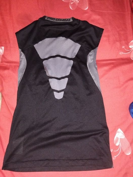 Maiou Nike mărimea M