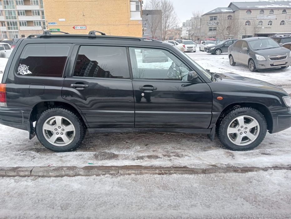 Продам машину Subaru forester в хорошем мостоянит