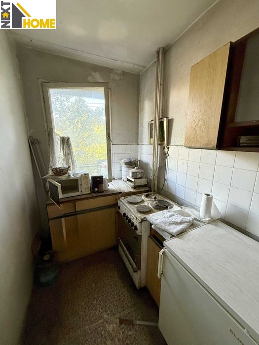 Просторен тристаен апартамент в монолитна жилищна сграда